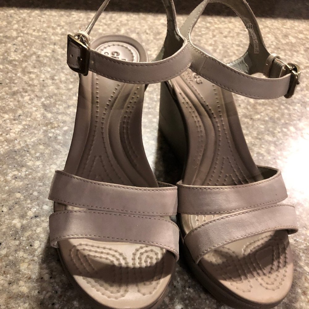 Womens shoes Leigh II  Ankle Strap  CROCS 8 8.5